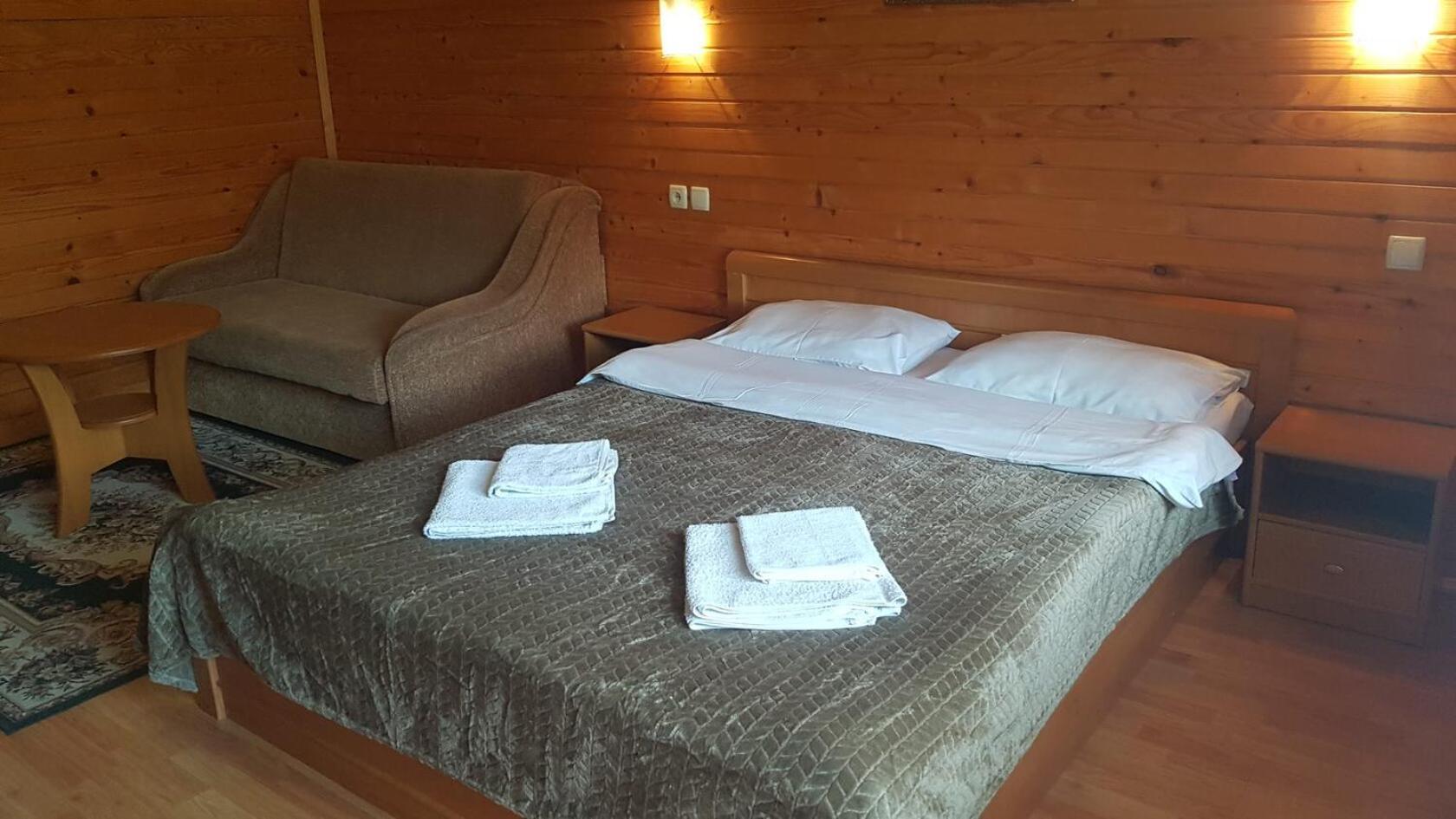 Karpatski Zori Hotel Bukovel Exterior photo