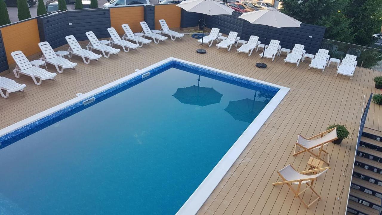 Karpatski Zori Hotel Bukovel Exterior photo